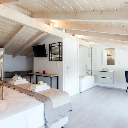 Villa White Swan With Private Pool And Jacuzzi *