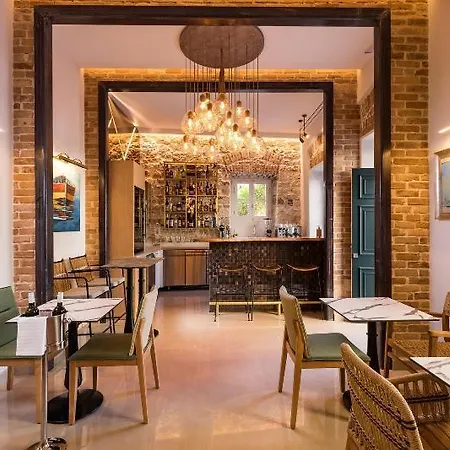 Acanthus Blue Hotel