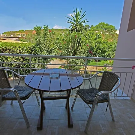 Santa Barbara Lakis 3*