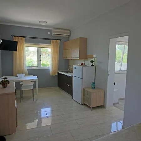 Santa Barbara Lakis Aparthotel 3*