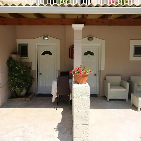 Aparthotel Santa Barbara Lakis 3*