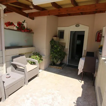 Santa Barbara Lakis 3*