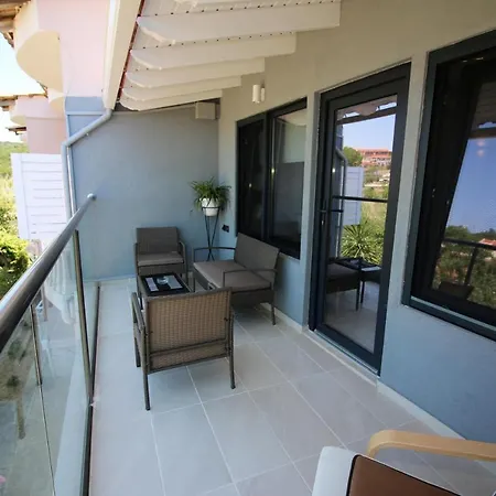 Santa Barbara Lakis 3* Perivolion