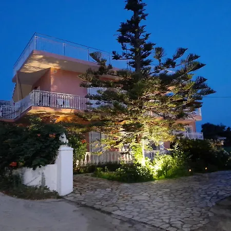Angelos Apartment's
