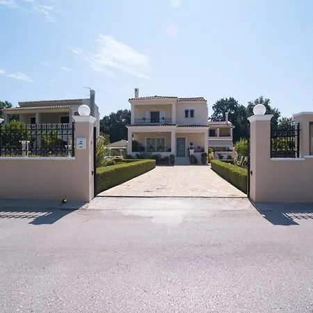 Riviera House By Hotelius