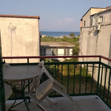 Jimmy's Aparthotel *