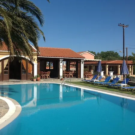 Perros Hotel 2*