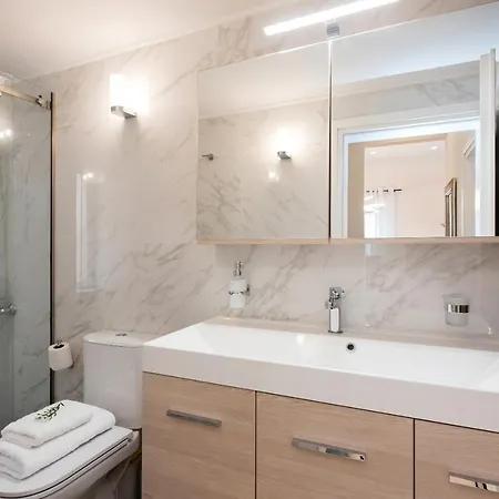Apartment Arieni Sea View House *