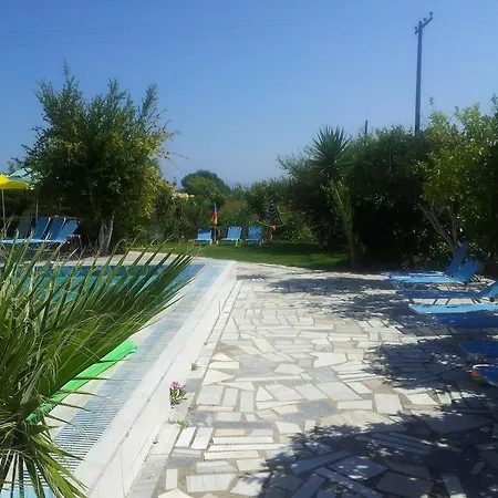 Crystal Kavos