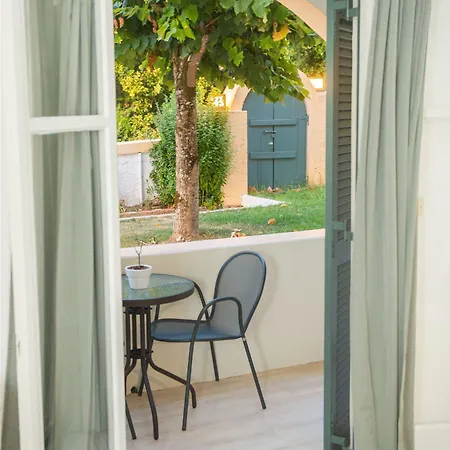 Karmar Aparthotel 2*