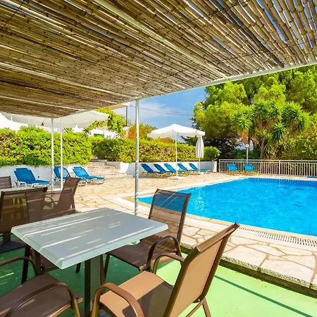 Cochelli Upper Apartment