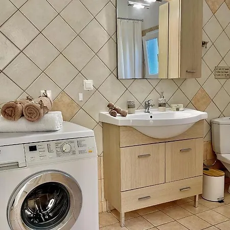 Nissaki Jonas Apartment