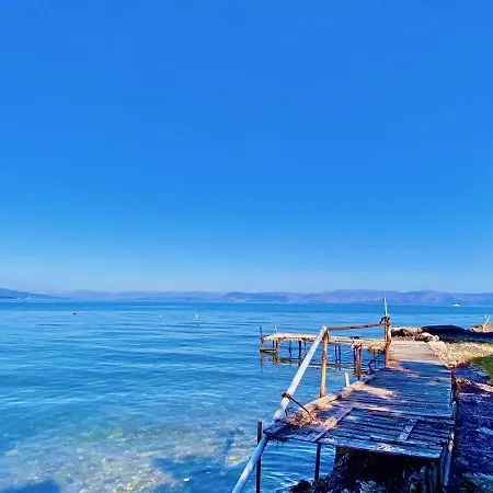 Apartment Seafront Ourania *