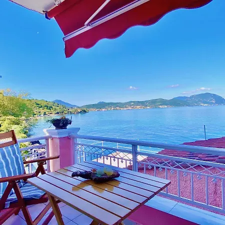 Apartment Seafront Ourania *