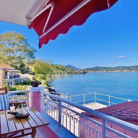 Apartment Seafront Ourania *