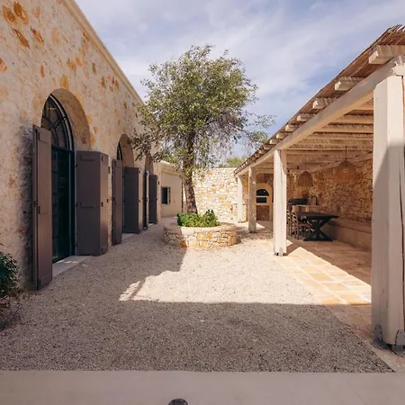 Villa Eclectic And Secluded Estate, Aegis