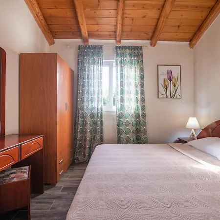 Villa Stelios Stone House Sinarades