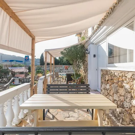 Stelios Stone House Sinarades Kouramades