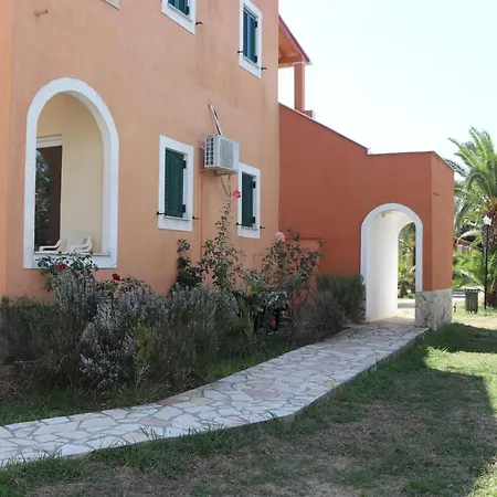 Apartment Irini-studio 8 *