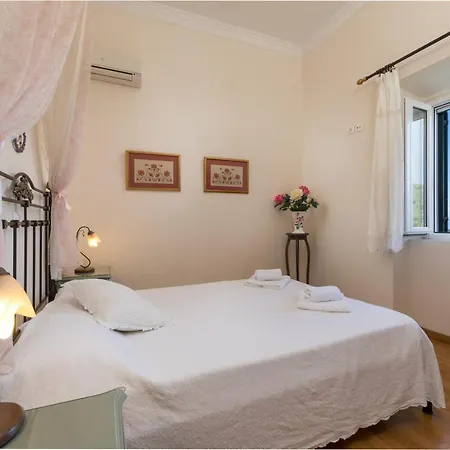 Holiday home Agallis Corfu Sokrakion