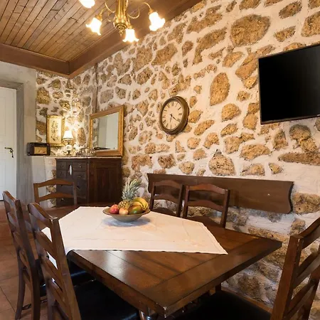 Agallis Corfu Vakantiehuis Sokrákion