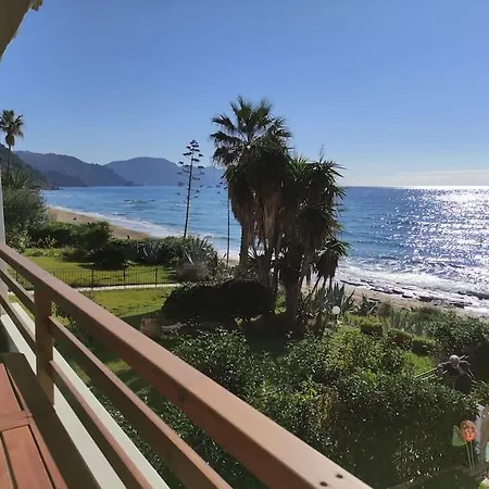 Waves Harmony Corfu Holiday home *