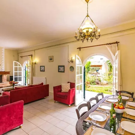 Guest house Finikas Almiros Beach