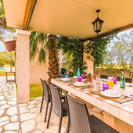 Guest house Finikas *