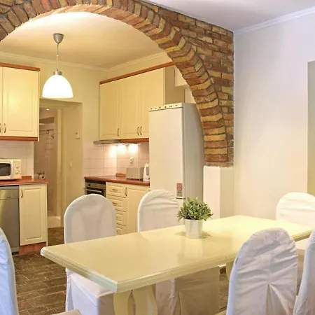 Isabella Country House, Apartment *