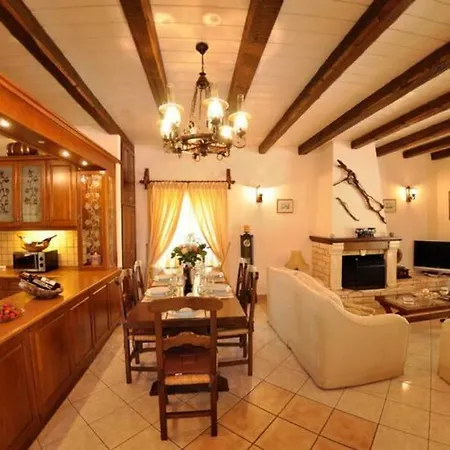 Villa Leo Junior *