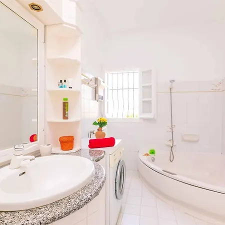Finikas Guest house