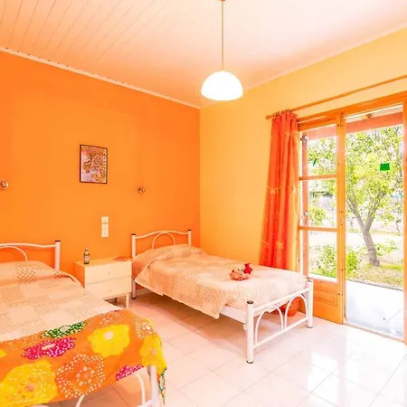 Guest house Finikas *