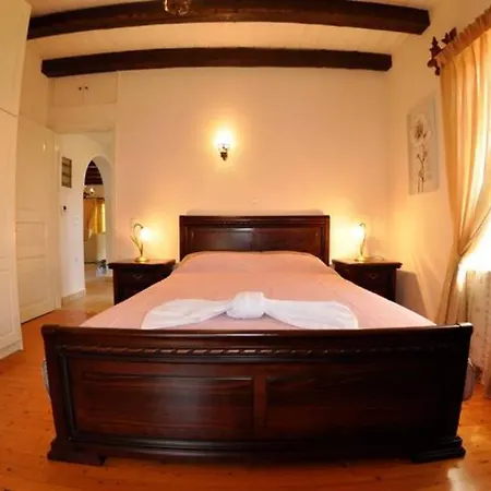 Leo Junior Villa Ano Korakiana