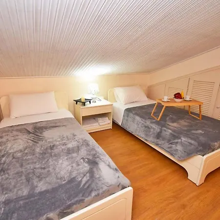 - Luxury Gouvia