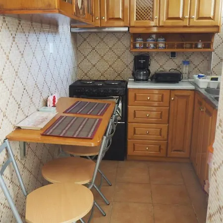Zaira's Little House Apartment *