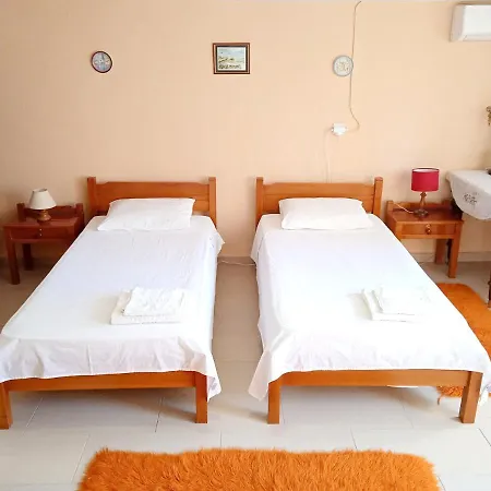 Akis Garden Apartment *