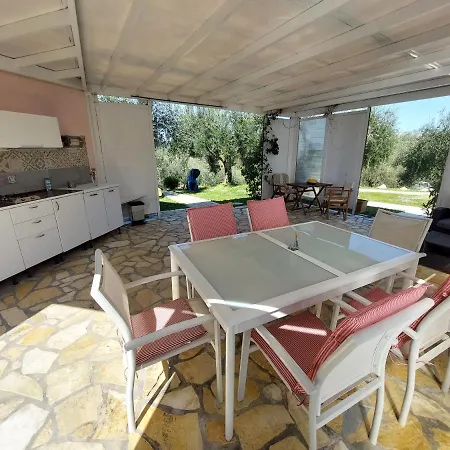 Holiday home Matthaeus Am Corfutrail, Ferienoase Im Olivenhain 3 Km Zum Giannades