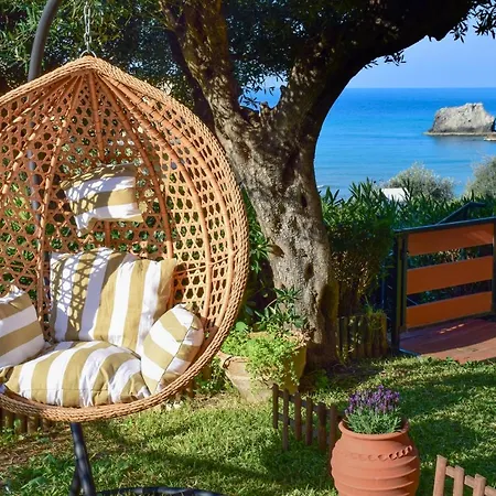 Ionian Senses - Corfu, Menigos Apartment *
