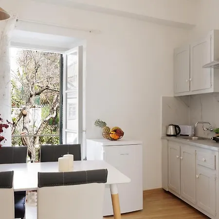Salt & Sun By Konnect, At Kaminaki Apartment *