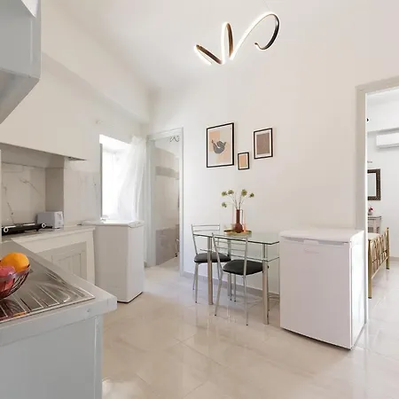 Salt & Sun By Konnect, At Kaminaki Apartment *