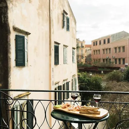 Deluxe Town Hall Square Flat In Historical Center 2 *
