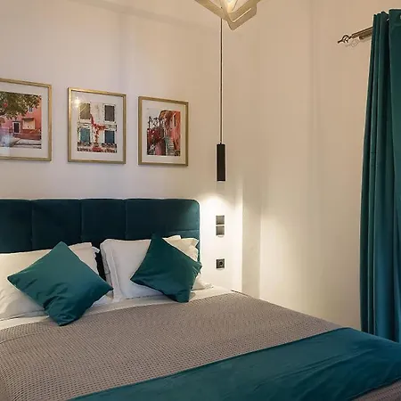 Apartment Deluxe Town Hall Square Flat In Historical Center 2 *