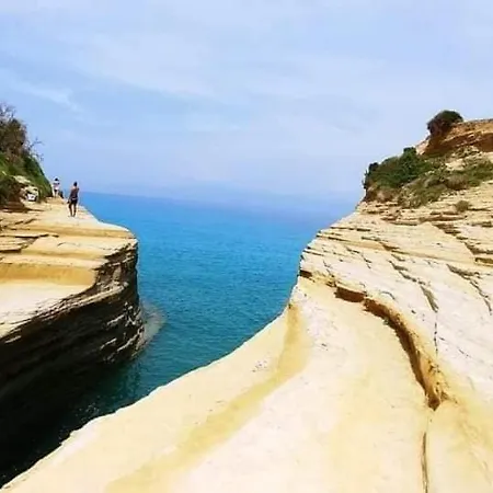 Logas Villa Peroulades (Corfu)