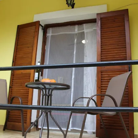 Apartment Marina 1990 Agios Georgios Pagon