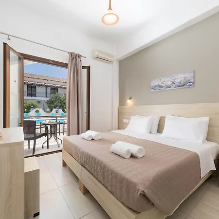 Lefkimi Hotel