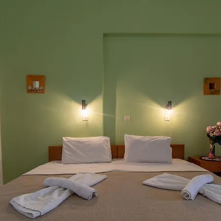 Marina Studios Aparthotel