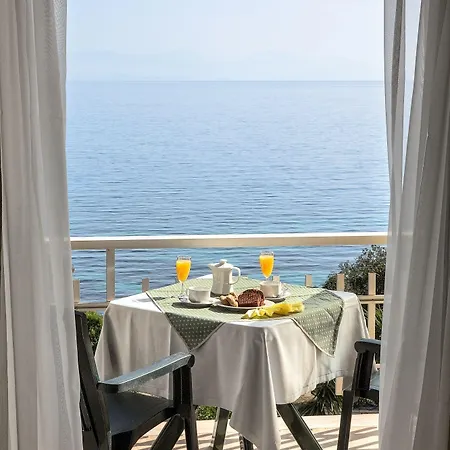 Aurora Beach Hotel 2*