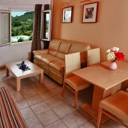 Rebecca's Village 4* Karousades (Esperies)