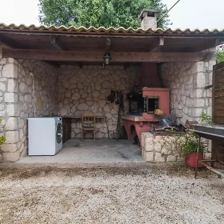 Bozikis