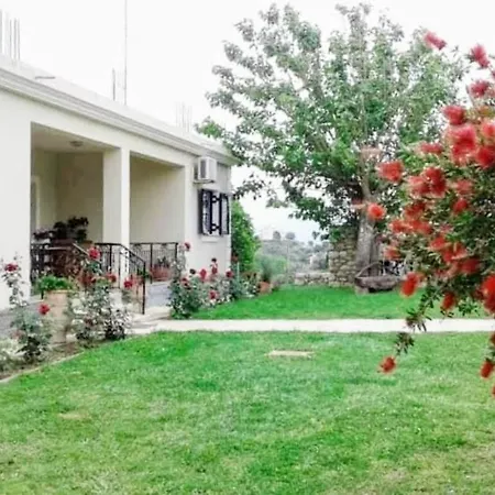 Holiday home Irini's *